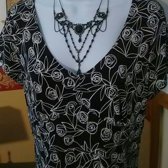 Sweet Floral Dress - Picture 3 of 3